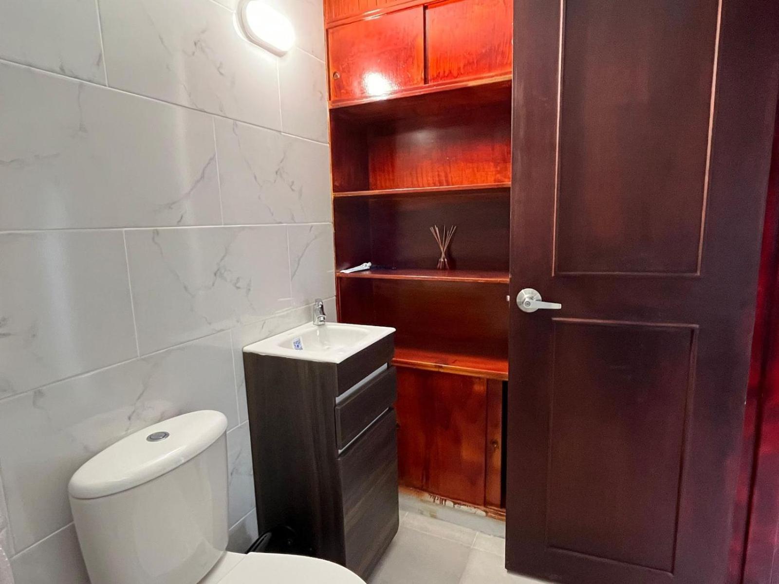 Casa De Huespedes Pontevedra - 1 Cuadruple, Y 2 Dobles, Cerca A La Clinica Shaio, Pontevedra Privatunterkunft *